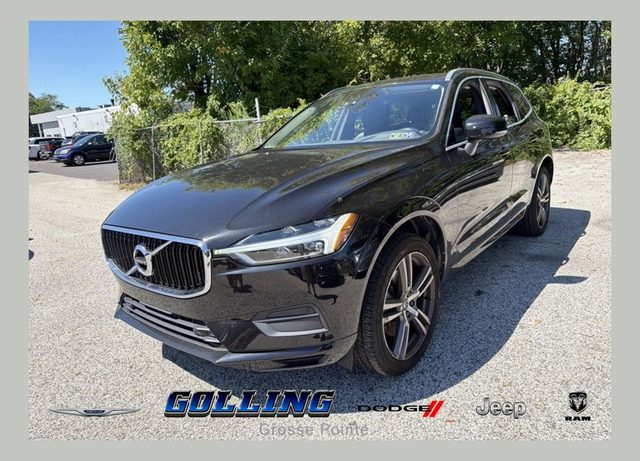 2020 Volvo XC60 Momentum AWD photo