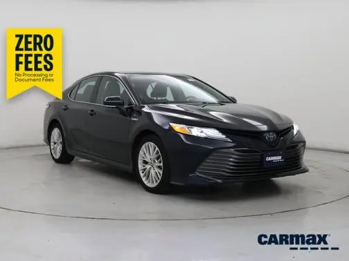 2020 Toyota Camry Hybrid XLE FWD photo