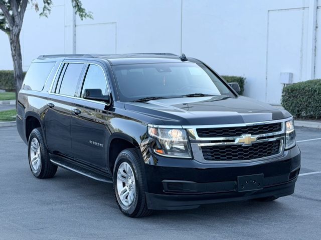 2019 Chevrolet Suburban LT RWD photo