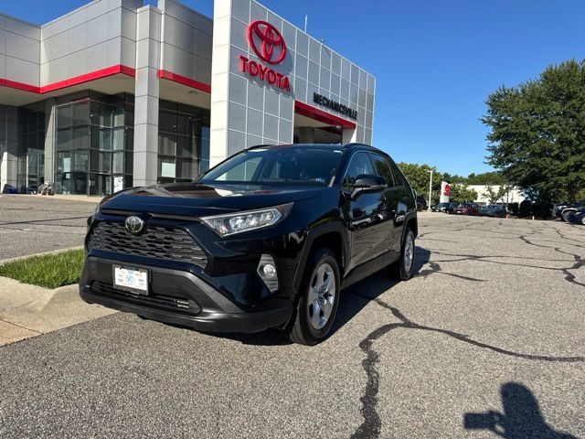 2019 Toyota RAV4 XLE FWD photo