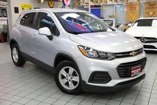 2020 Chevrolet Trax LS FWD photo
