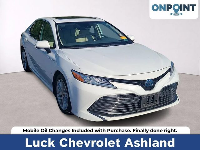2020 Toyota Camry Hybrid XLE FWD photo