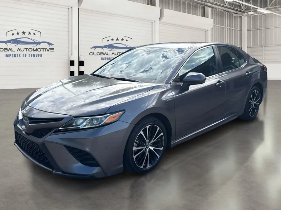 2019 Toyota Camry SE FWD photo
