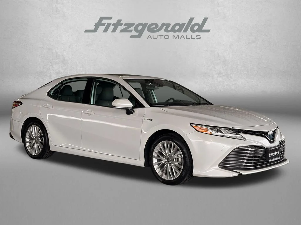 2020 Toyota Camry Hybrid XLE FWD photo