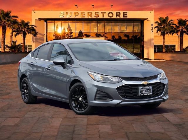 2019 Chevrolet Cruze LT FWD photo