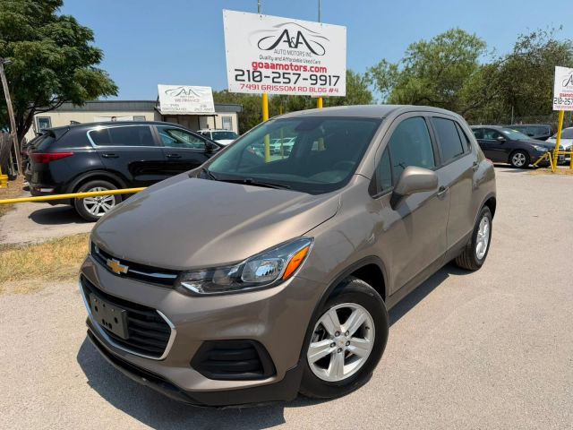 2020 Chevrolet Trax LS FWD photo