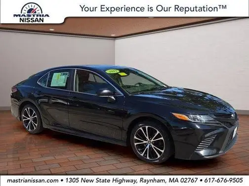 2019 Toyota Camry SE FWD photo