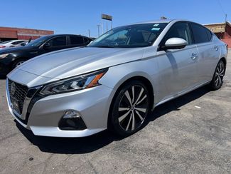 2020 Nissan Altima 2.0 Platinum FWD photo