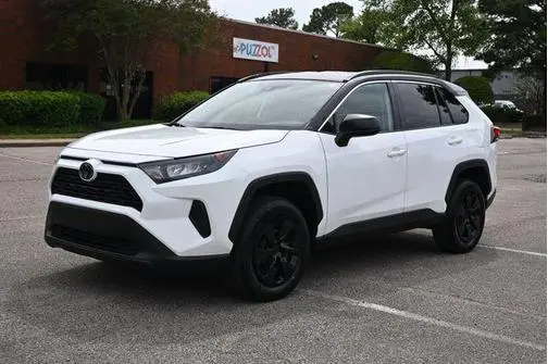 2020 Toyota RAV4 LE FWD photo