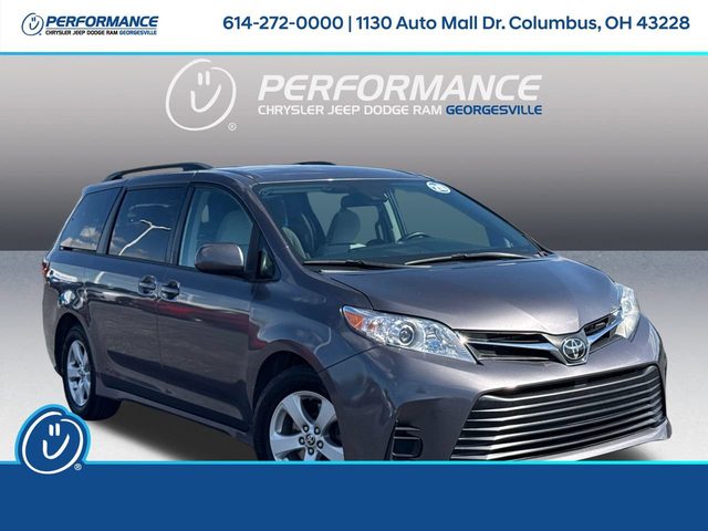 2020 Toyota Sienna LE FWD photo