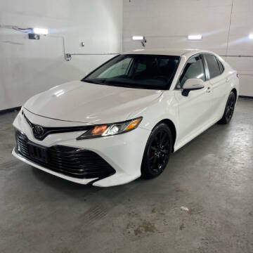 2020 Toyota Camry LE FWD photo