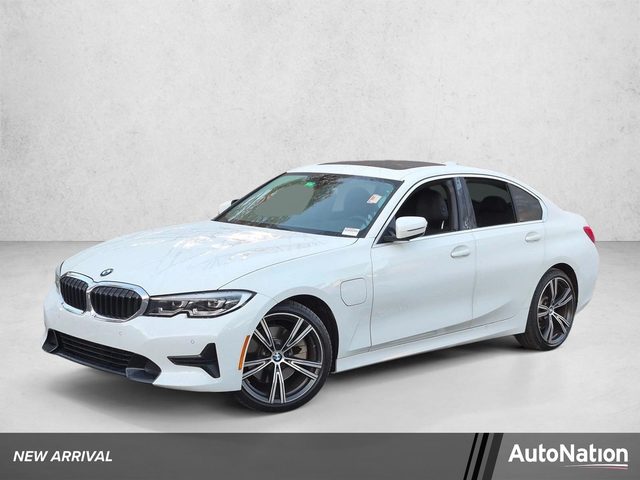 2021 BMW 3 Series 330e RWD photo