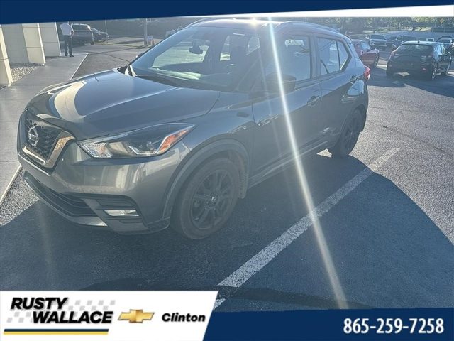 2020 Nissan Kicks SR FWD photo