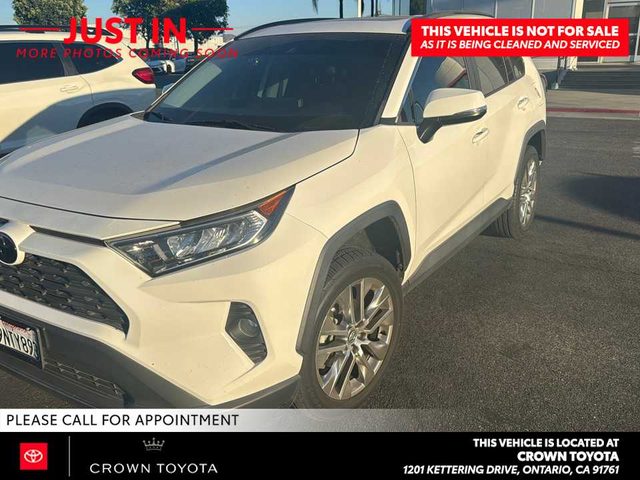 2020 Toyota RAV4 XLE Premium FWD photo