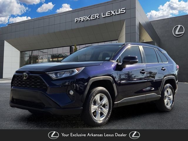 2020 Toyota RAV4 XLE FWD photo