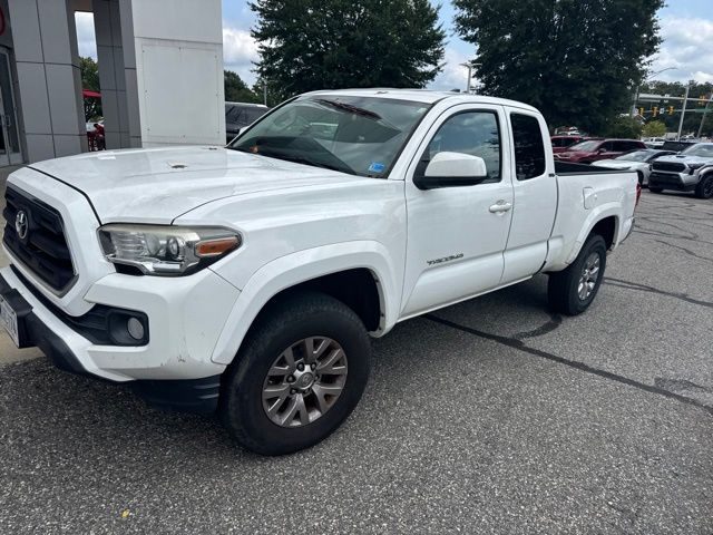2017 Toyota Tacoma SR5 4WD photo