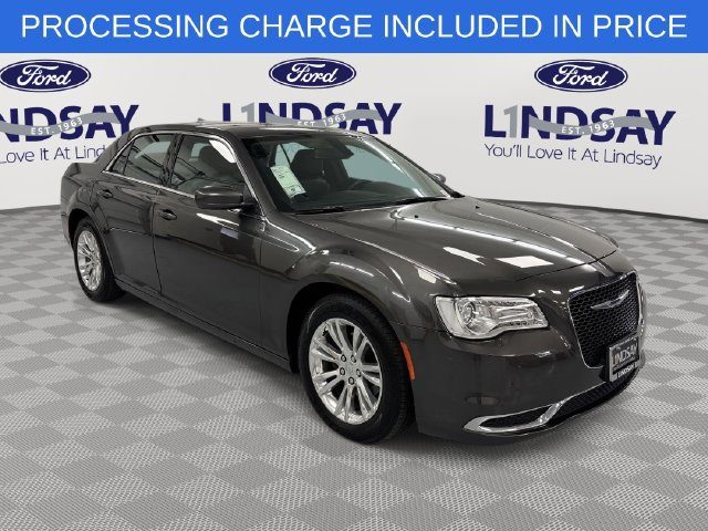 2020 Chrysler 300 Touring L RWD photo