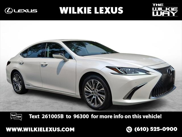 2020 Lexus ES ES 300h FWD photo
