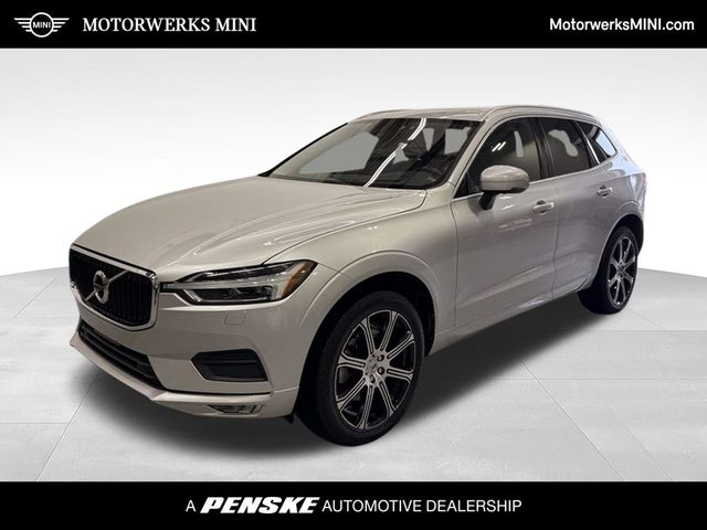 2020 Volvo XC60 Momentum AWD photo