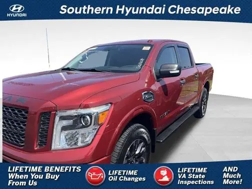 2017 Nissan Titan PRO-4X 4WD photo