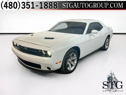 2020 Dodge Challenger SXT RWD photo