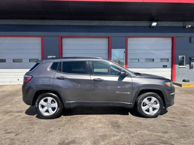 2020 Jeep Compass Latitude FWD photo