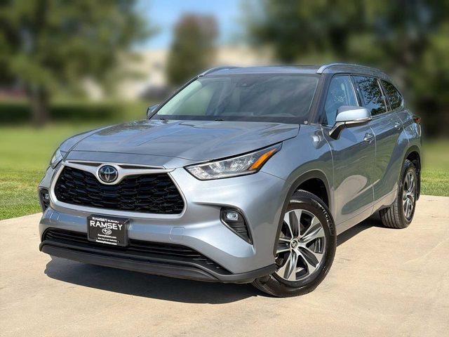 2020 Toyota Highlander XLE AWD photo