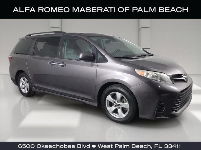 2020 Toyota Sienna LE FWD photo