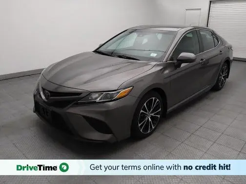 2020 Toyota Camry SE FWD photo
