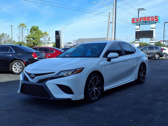 2019 Toyota Camry SE FWD photo