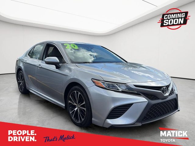 2020 Toyota Camry SE FWD photo