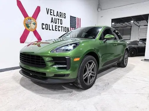 2020 Porsche Macan  AWD photo