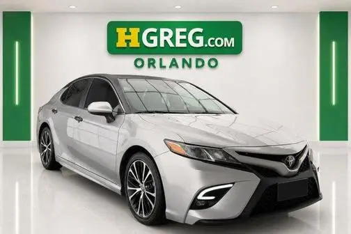 2020 Toyota Camry SE FWD photo