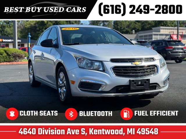 2016 Chevrolet Cruze LS FWD photo