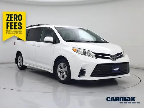 2020 Toyota Sienna LE FWD photo