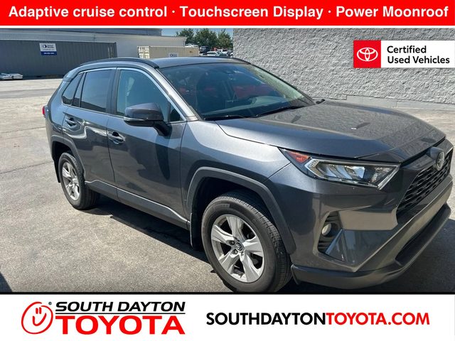 2020 Toyota RAV4 XLE FWD photo