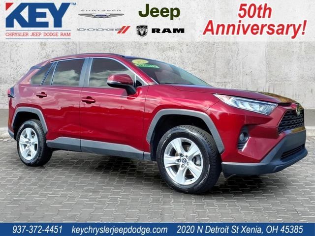 2020 Toyota RAV4 XLE FWD photo