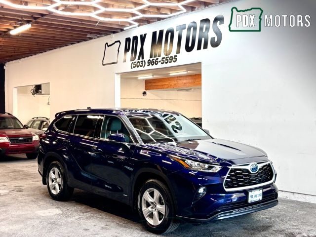 2020 Toyota Highlander Hybrid LE AWD photo