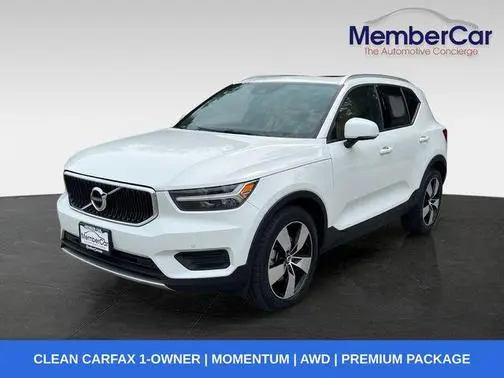 2020 Volvo XC40 Momentum AWD photo