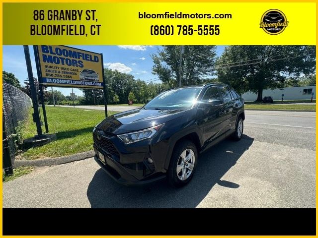 2020 Toyota RAV4 XLE AWD photo