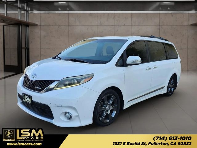 2015 Toyota Sienna SE FWD photo