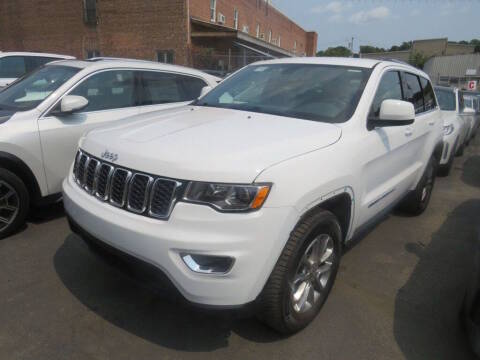 2020 Jeep Grand Cherokee Laredo E 4WD photo