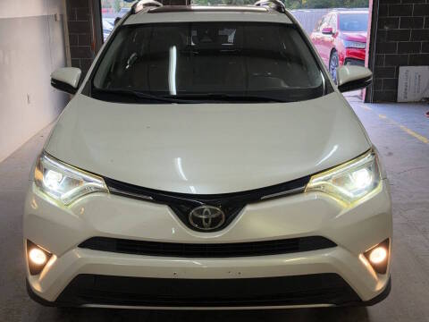 2018 Toyota RAV4 Limited FWD photo