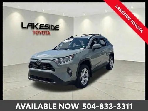 2020 Toyota RAV4 XLE FWD photo