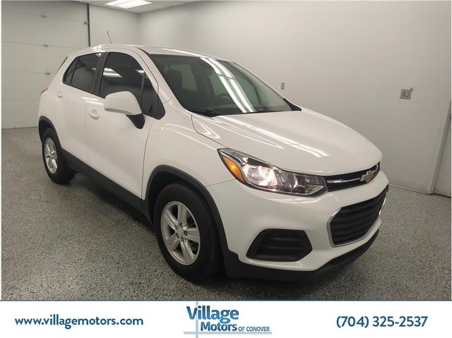 2020 Chevrolet Trax LS FWD photo