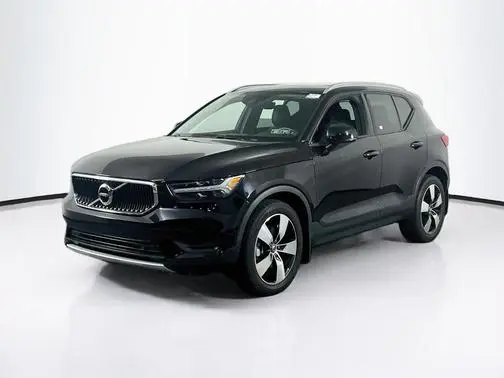 2020 Volvo XC40 Momentum AWD photo