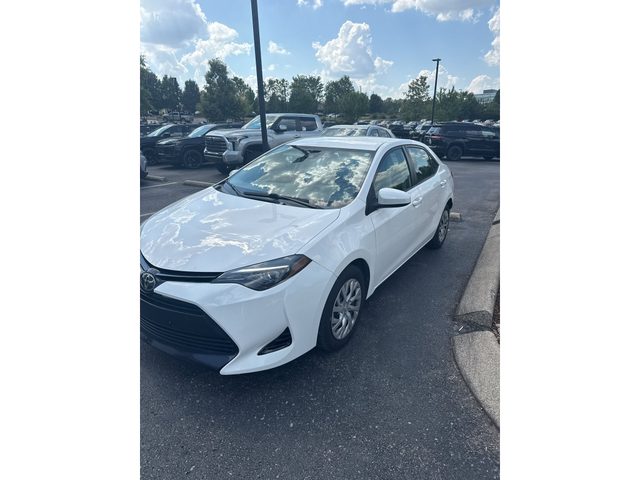 2018 Toyota Corolla LE FWD photo