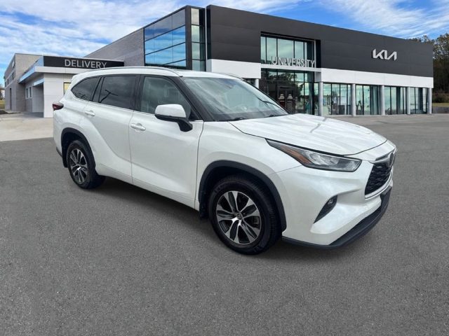 2020 Toyota Highlander XLE AWD photo