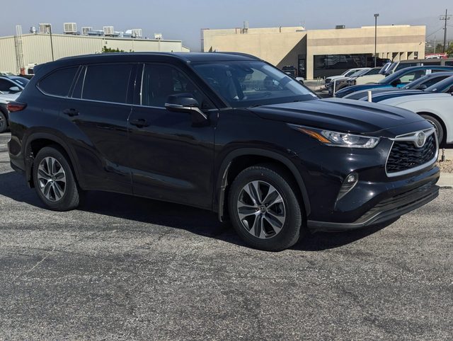 2020 Toyota Highlander XLE FWD photo