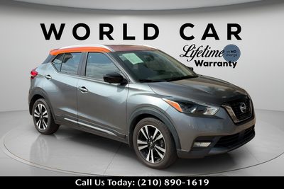 2020 Nissan Kicks SR FWD photo